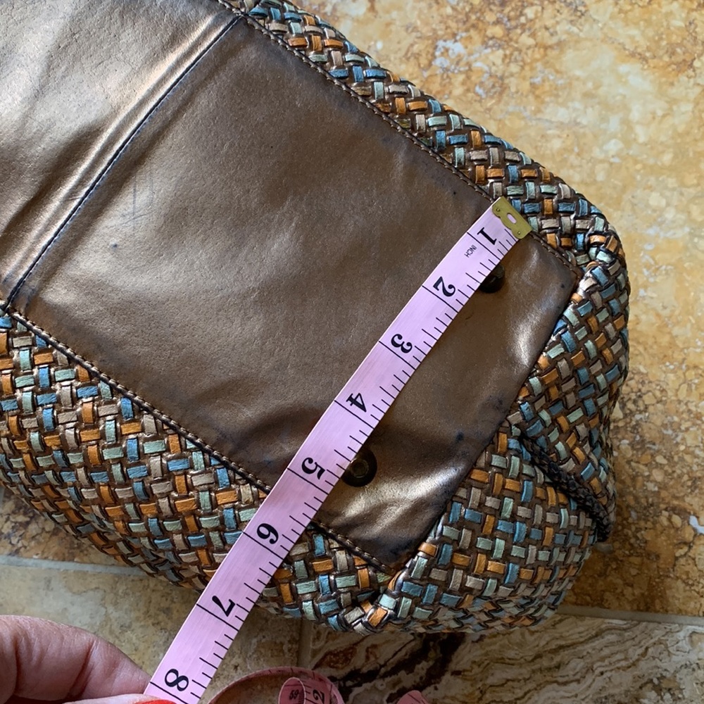 Sondra Robert’s woven leather w/ braided/textured accents/flap is a change purse - Picture 11 of 17